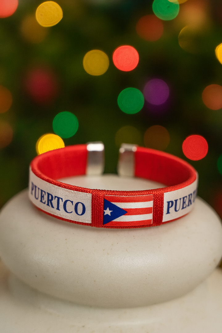 Puerto Rican kids holiday craft box featuring festive designs and colorful materials for creative fun