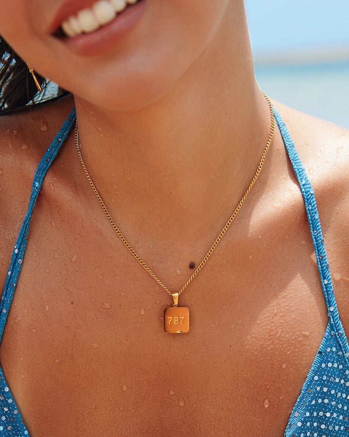 Isla del Encanto 787 Reversible Gold Pendant Necklace