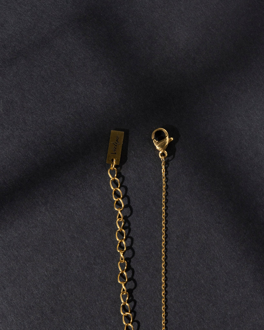 18k gold plated plantain pendant necklace chain with clasp and logo detail