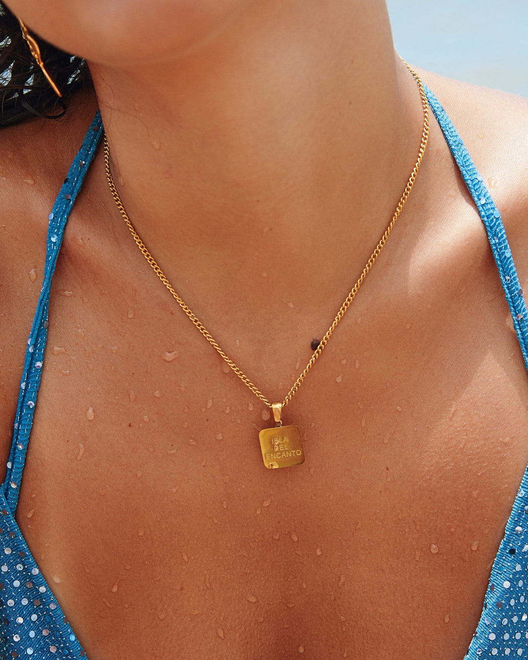 Isla del Encanto 787 Reversible Gold Pendant Necklace