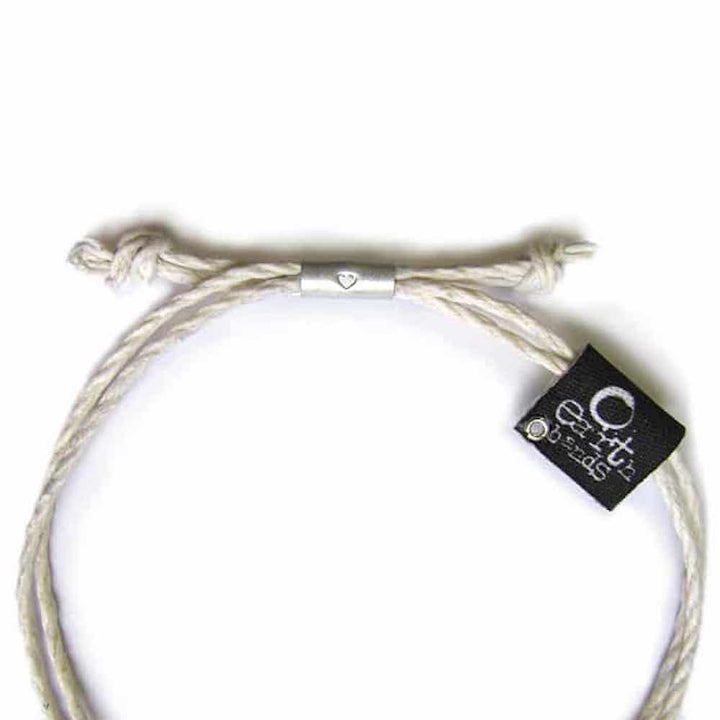 Artisan elf bracelet Puerto Rico made with natural fibers and a stylish clasp for a unique accessory