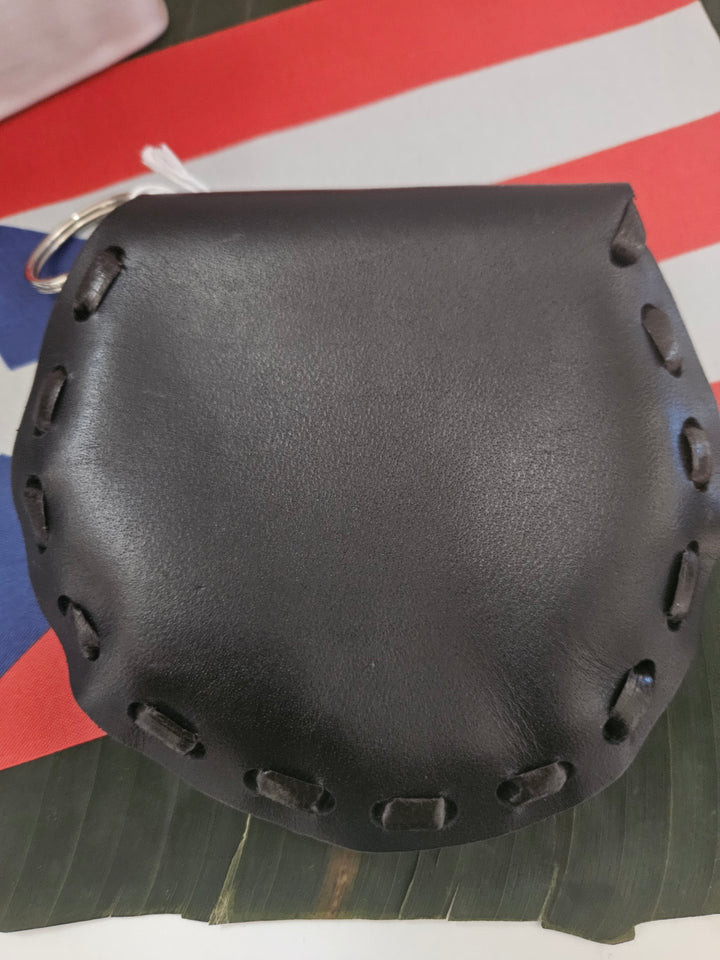 Handmade leather pouch Puerto Rican with unique stitching design in classic black color