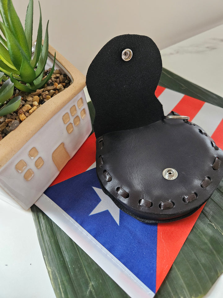 Handmade leather pouch Puerto Rican with detailed stitching, perfect for accessories or small items