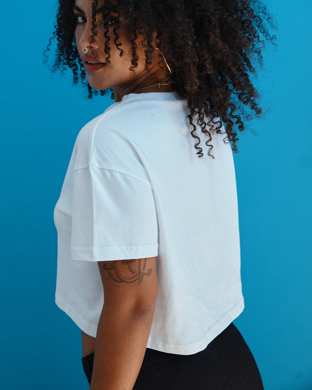 La Rincon Maga top for women in white, featuring a relaxed fit and short sleeves