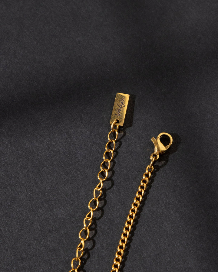 Close-up of Valija 18K plated Lelolai necklace featuring a lobster clasp and adjustable chain