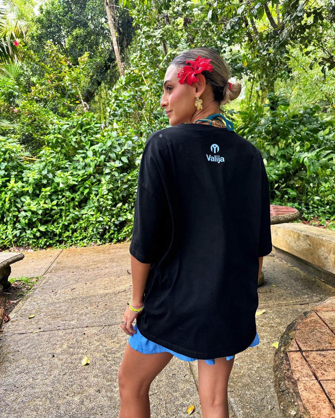 Valija PE ERRE t-shirt in black featuring a stylish logo on the back for casual wear