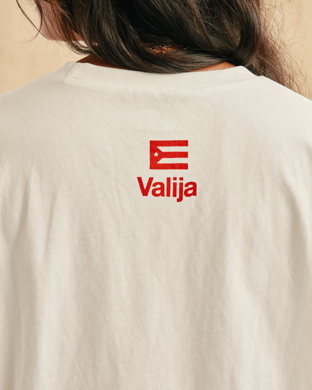 Valija Puerto Rico graphic t-shirt featuring a stylish design on the back for casual wear