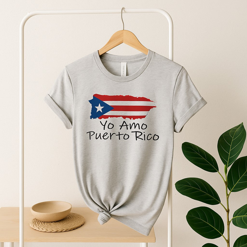 Light gray shirt featuring Puerto Rico map and text Yo Amo Puerto Rico, ideal Puerto Rico souvenir clothing